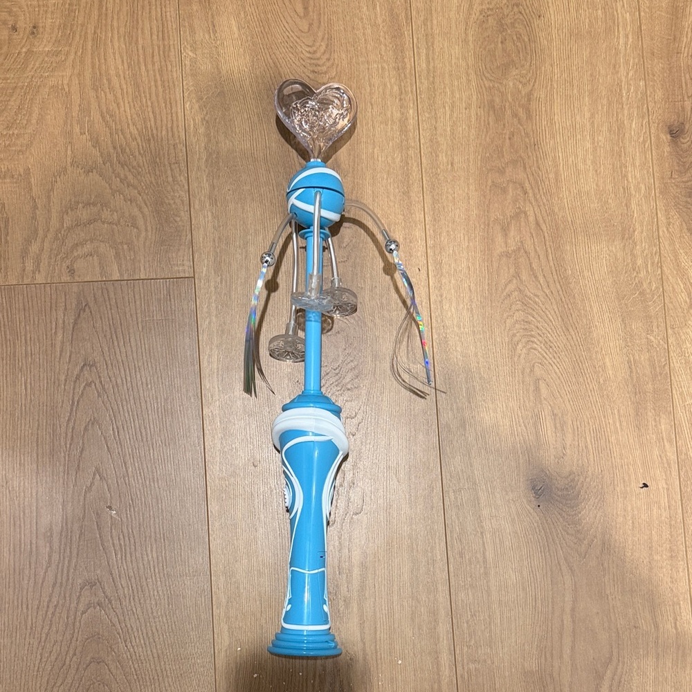 Disney on Ice Spinning Frozen Wand